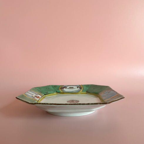 隅切銘々皿鉄絵丸紋アニマル(背景水色)